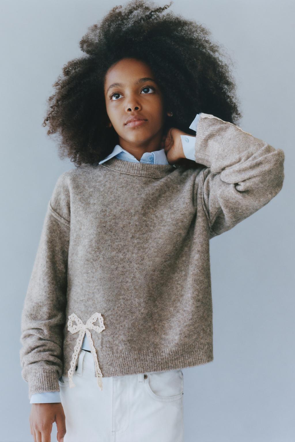 LACE BOWS KNIT SWEATER